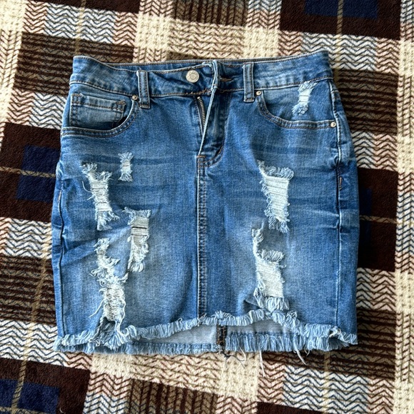 Mini Skirt, Size 2 - Picture 1 of 3